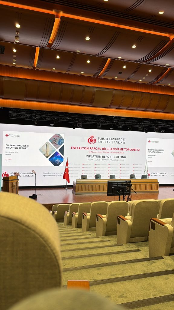 Merkez Bankası konferans salonunda LEDASDO Leyard LED ekran ile toplantı sunumu